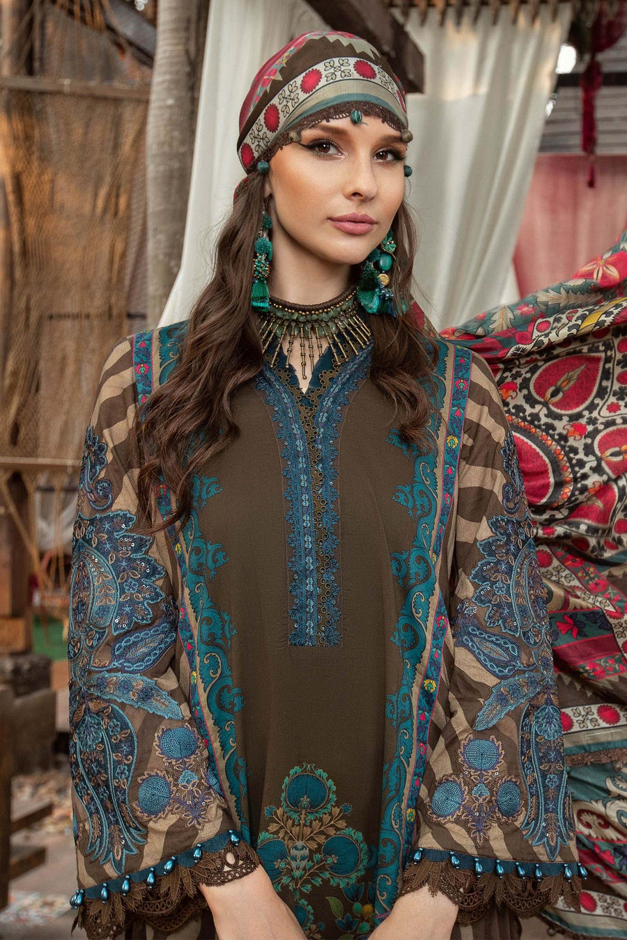 Maria.B M.Prints Unstitched Embroidered Lawn 3Pc Suit MPT-1804-B