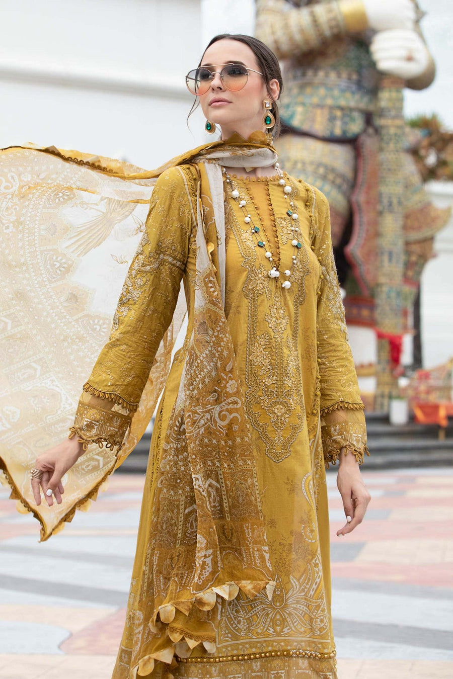 Maria.B M.Prints Unstitched Embroidered Lawn 3Pc Suit MPT-1805-A