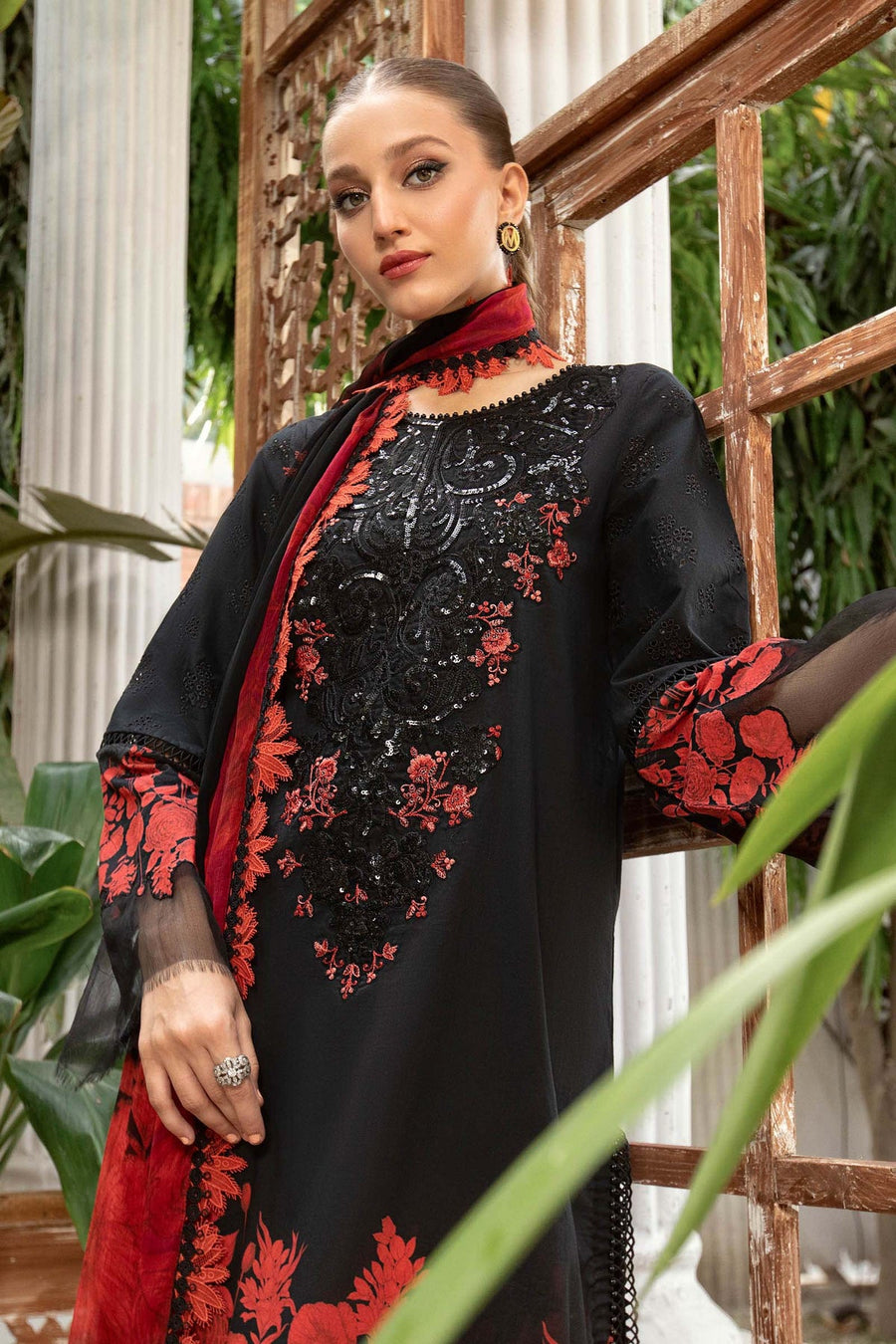 Maria.B M.Prints Unstitched Embroidered Lawn 3Pc Suit MPT-1809-B
