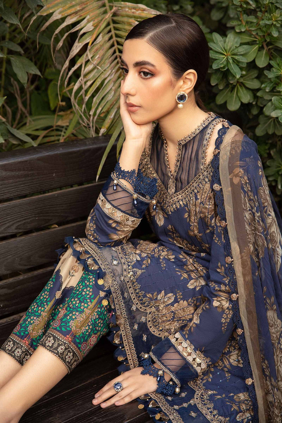 Maria.B M.Prints Unstitched Embroidered Lawn 3Pc Suit MPT-2110-B