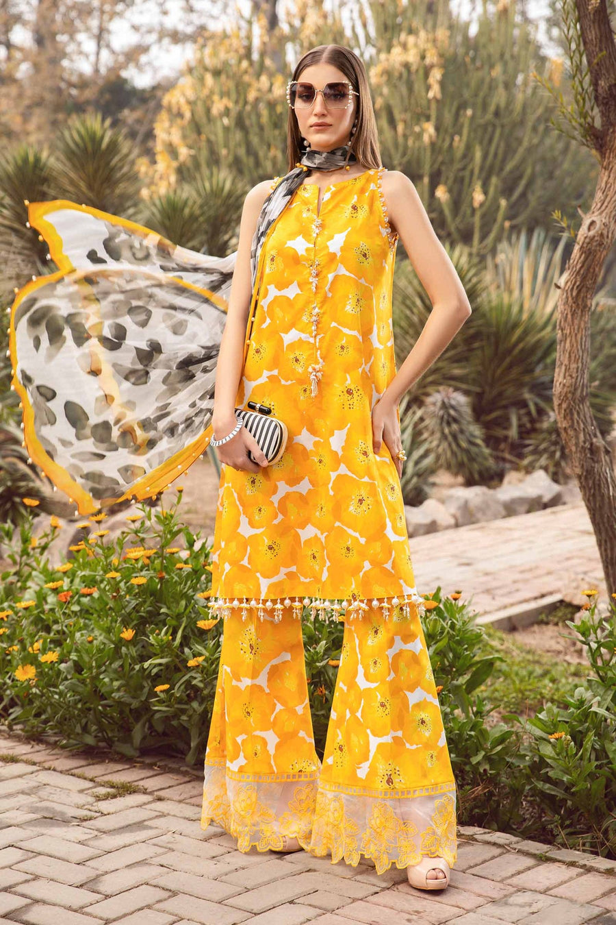 Maria.B M.Prints Unstitched Embroidered Lawn 3Pc Suit MPT-2112-B