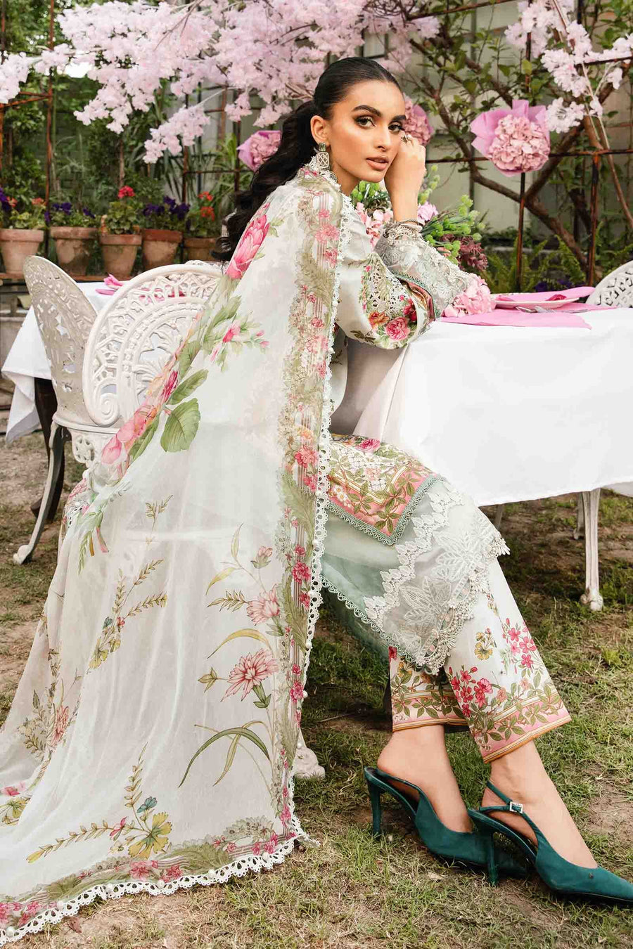 Maria.B MPrints Embroidered Lawn Unstitched 3Pc Suit MPT-2605-B