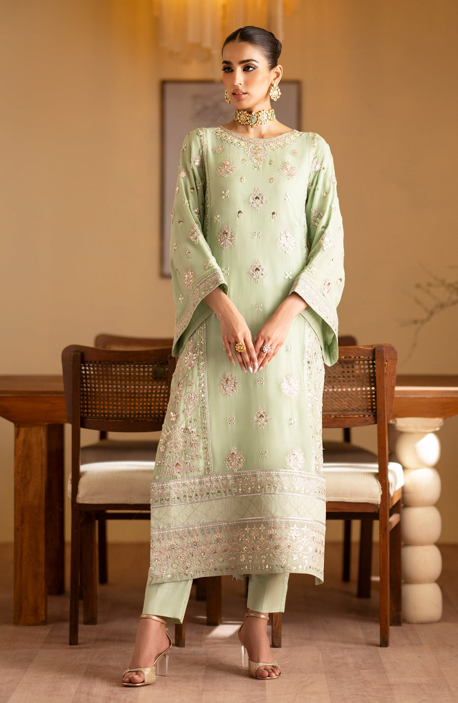 formal dressing in pakistan