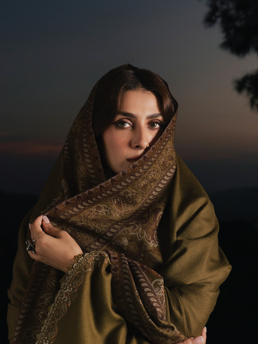 IZEL Musafir Embroidered Italian Woolen Unstitched 3Pc Suit - Mayal
