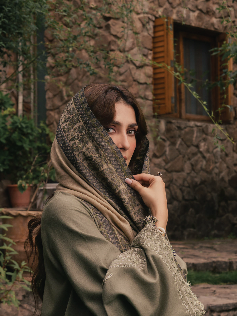 IZEL Musafir Embroidered Italian Woolen Unstitched 3Pc Suit - Rukh