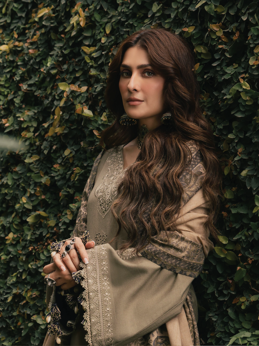 IZEL Musafir Embroidered Italian Woolen Unstitched 3Pc Suit - Rukh