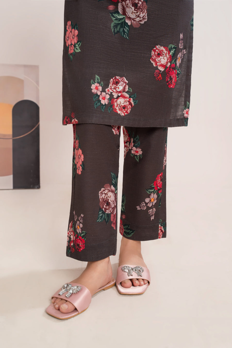 Feathers Digital Printed Khaddar Unstitched 3Pc Suit MYRONE-FT570
