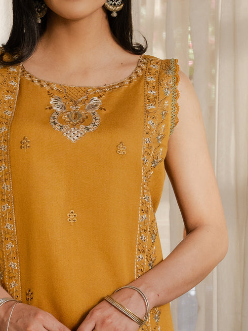 Virsa by Cinq Embroidered Karandi Unstitched 3Pc Suit - MEHER