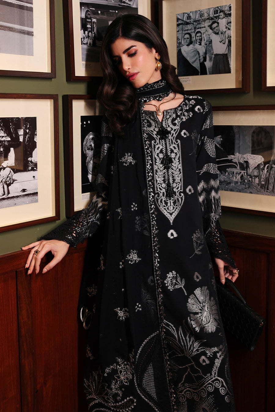 NUREH Exclusive Embroidered Lawn Jacquard Unstitched 3Pc Suit NE-227