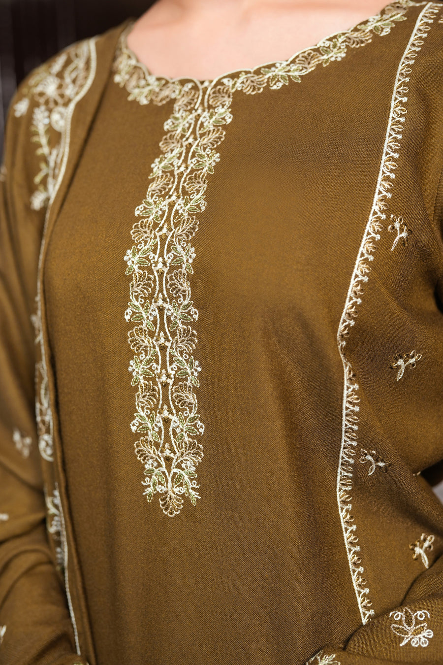 Narmin NAQSH Embroidered Peach Unstitched 3Pc Suit NUWPDE263019