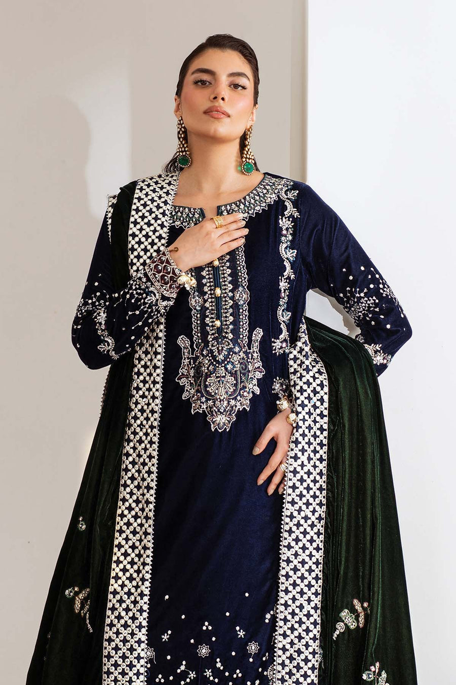 NUREH Maya Embroidered Velvet Unstitched 3Pc Suit NW-109