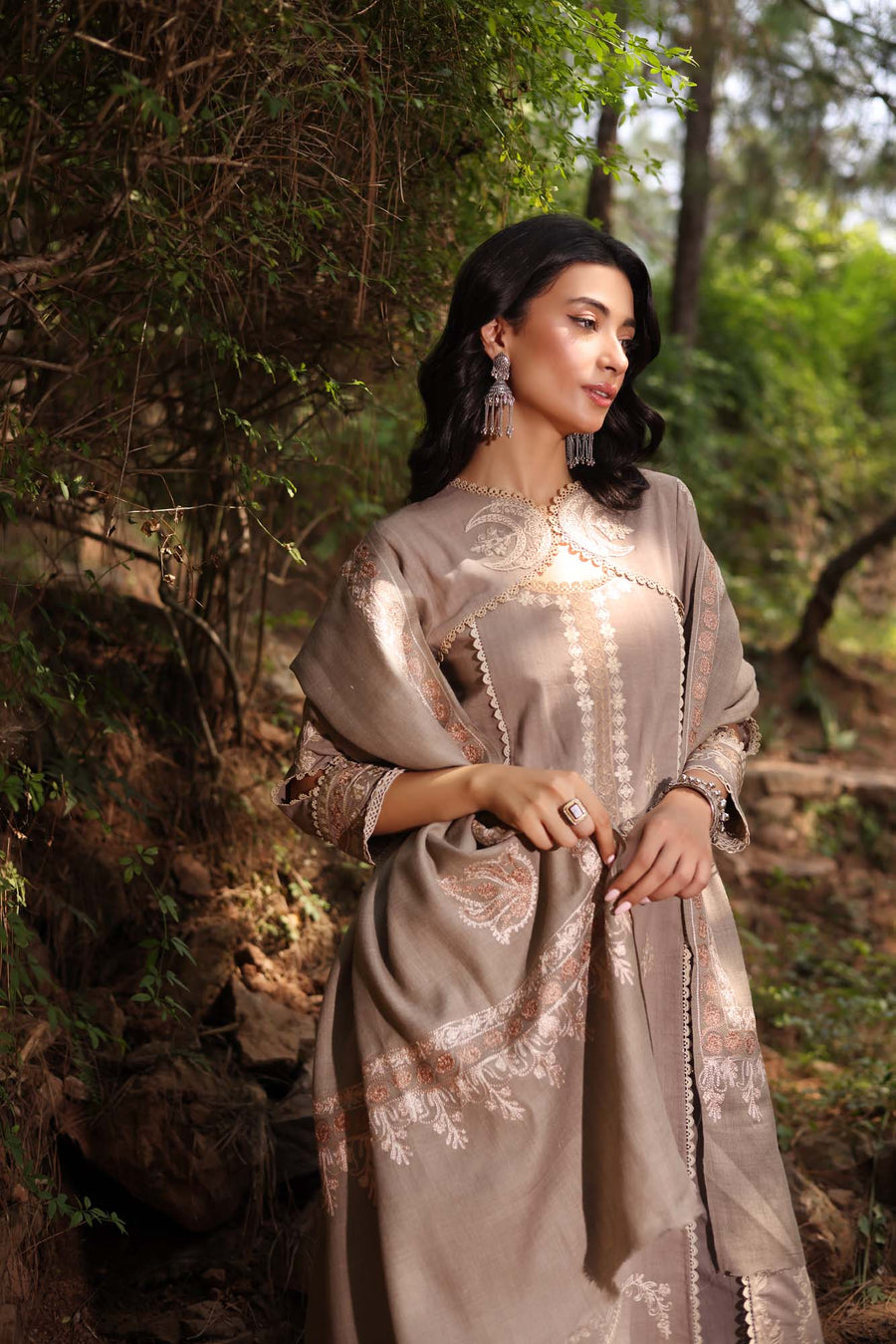 Noor by Saadia Asad Suzaankari Embroidered Khaddar Unstitched 3Pc Suit D-07 Zeenaz