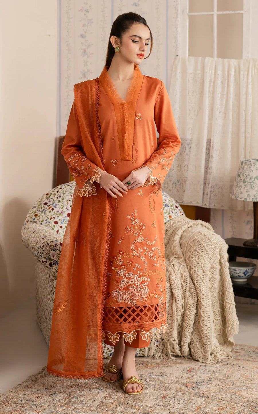 Asifa & Nabeel Meraki Vintage Embroidered Lawn Unstitched 3Pc Suit MVL25-19 Nargis