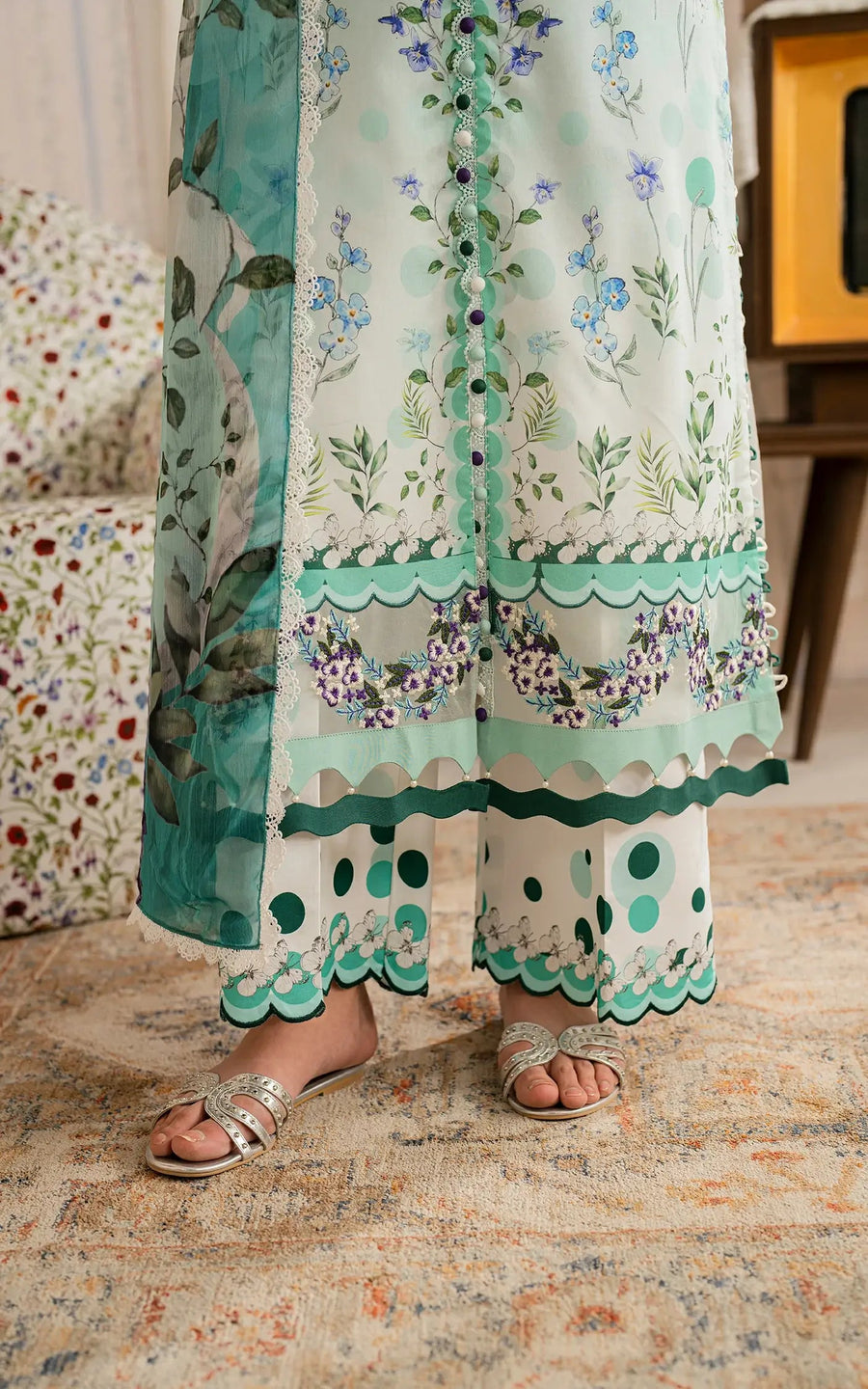 Asifa & Nabeel Meraki Vintage Embroidered Lawn Unstitched 3Pc Suit MVL25-15 Nazneen