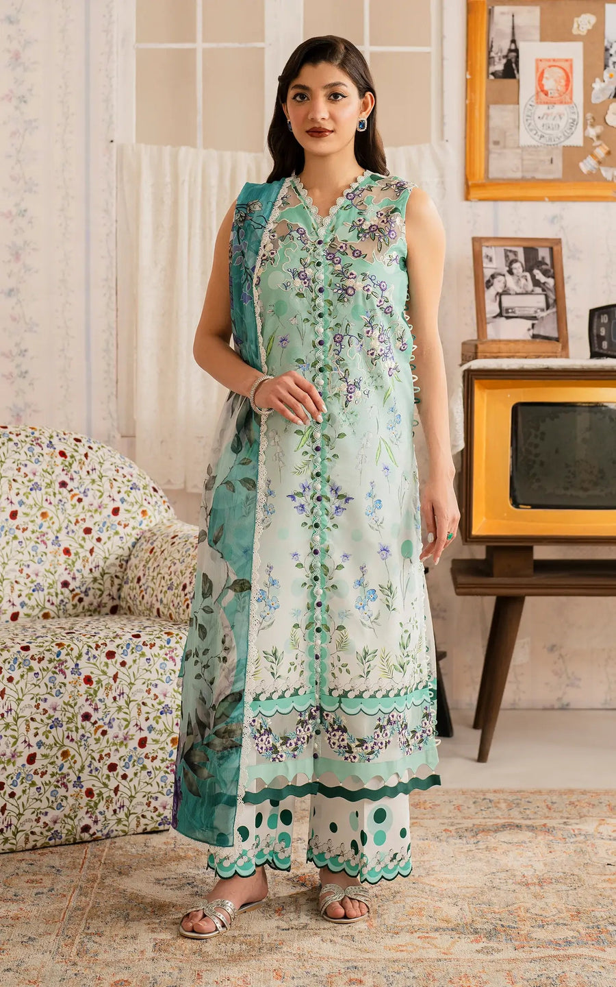 Asifa & Nabeel Meraki Vintage Embroidered Lawn Unstitched 3Pc Suit MVL25-15 Nazneen