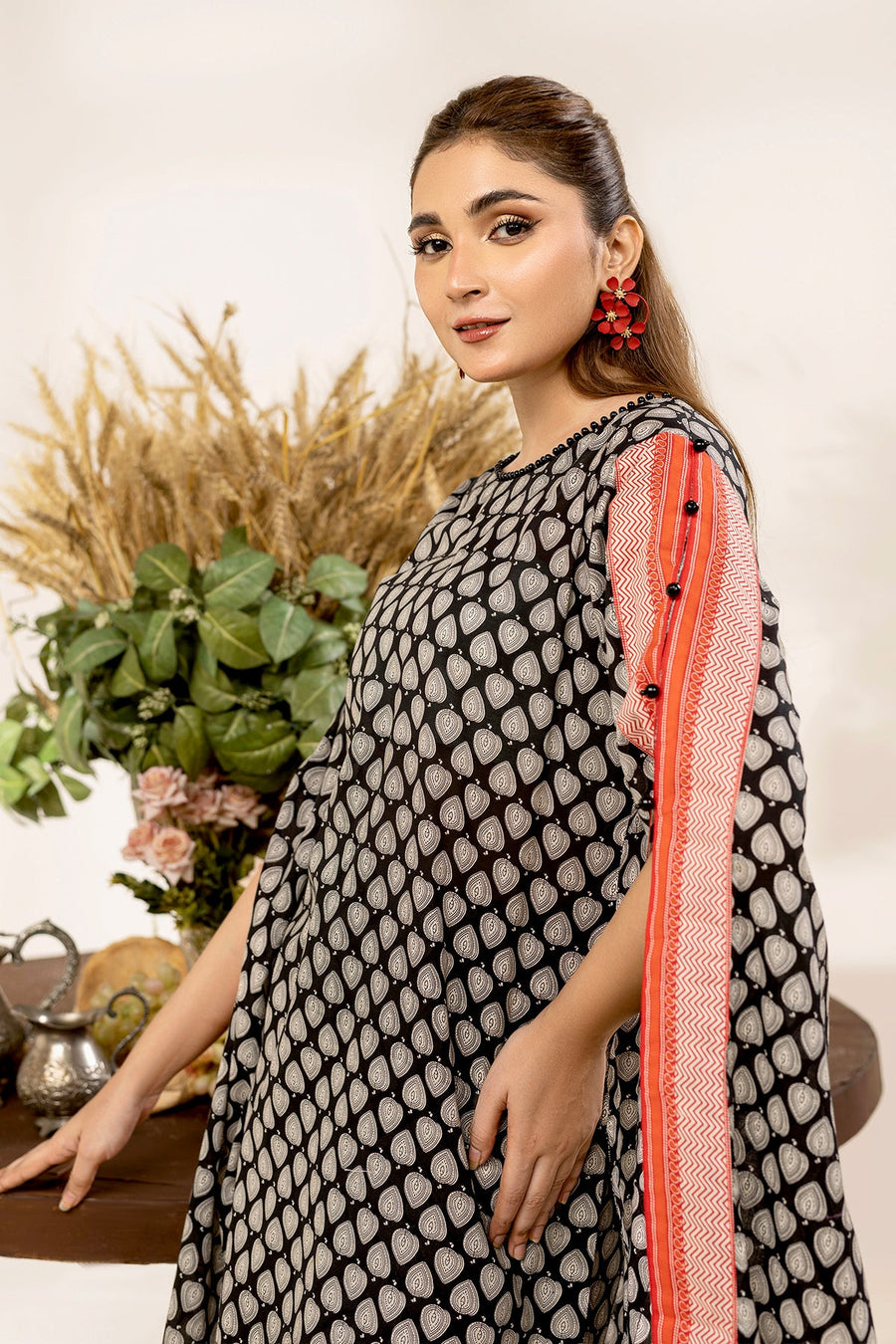 Safwa Orla Unstitched Printed Lawn 2Piece Suit - OLO05