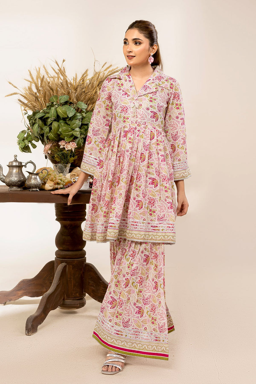 Safwa Orla Unstitched Printed Lawn 2Piece Suit - OLO08