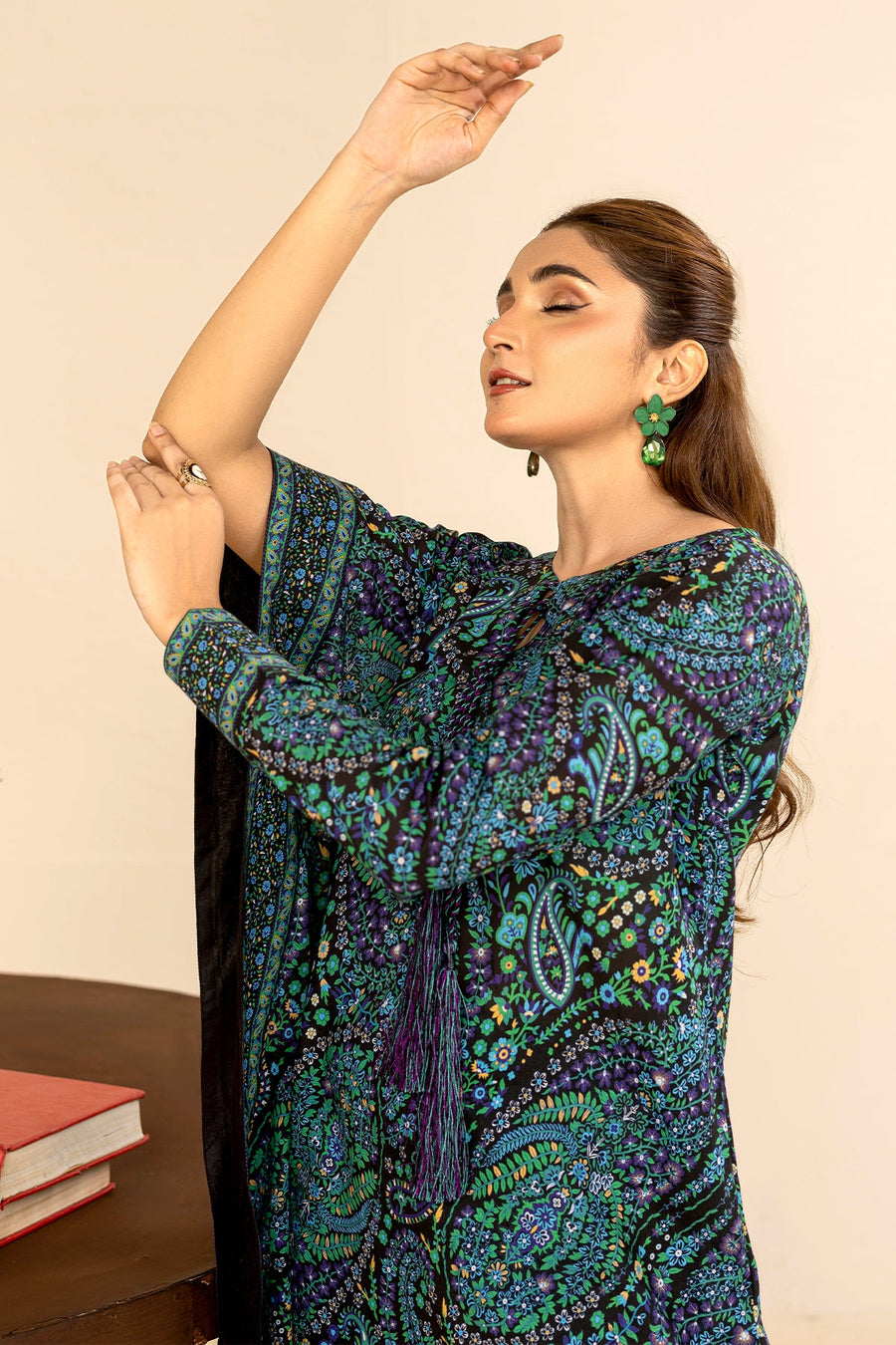 Safwa Orla Unstitched Printed Lawn 2Piece Suit - OLO09