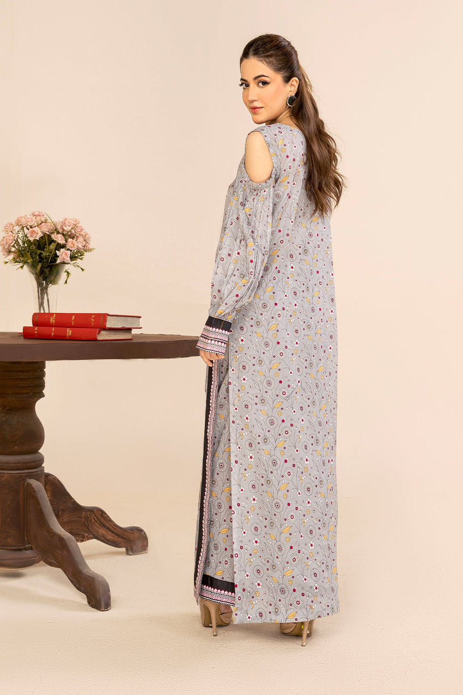 Safwa Orla Unstitched Printed Lawn 2Piece Suit - OLO10