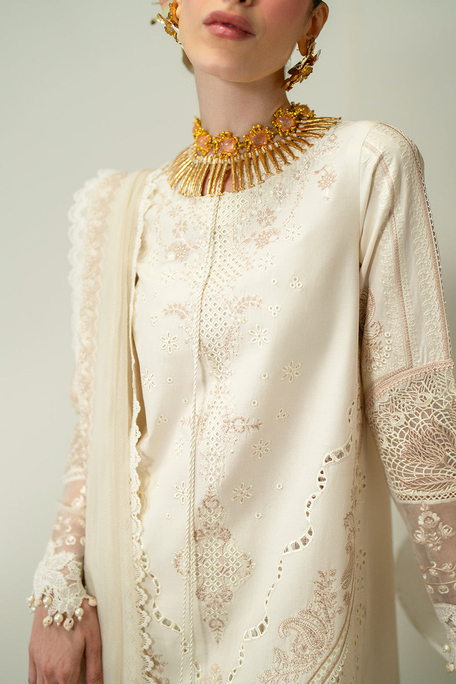 Zariya Zaira Embroidered Luxury Lawn Unstitched 3Pc Suit ZB6S105 ORSA