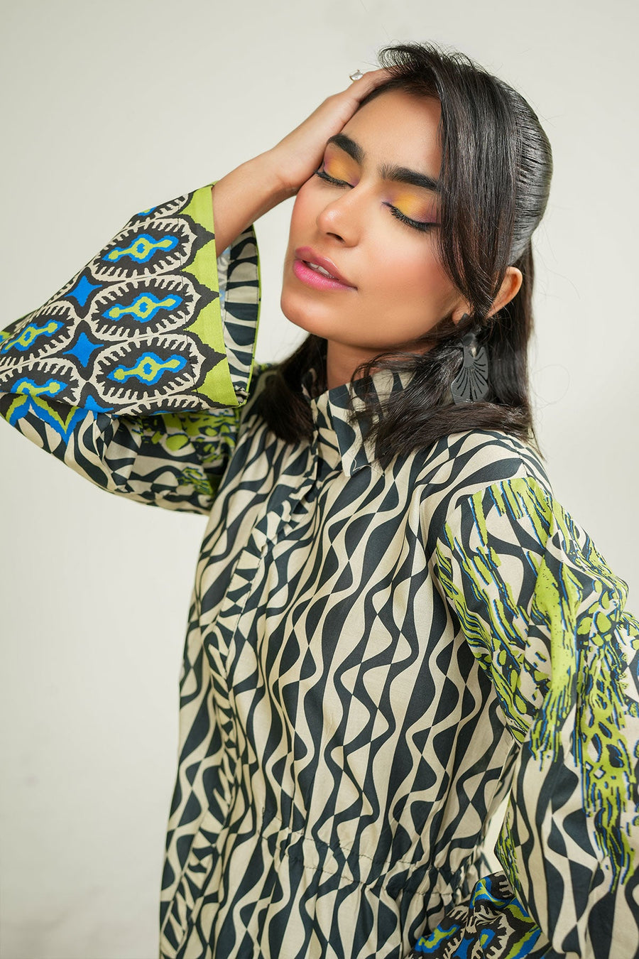 Safwa Printed Lawn Pret 2Pc Suit ( Ready To Wear ) P000912