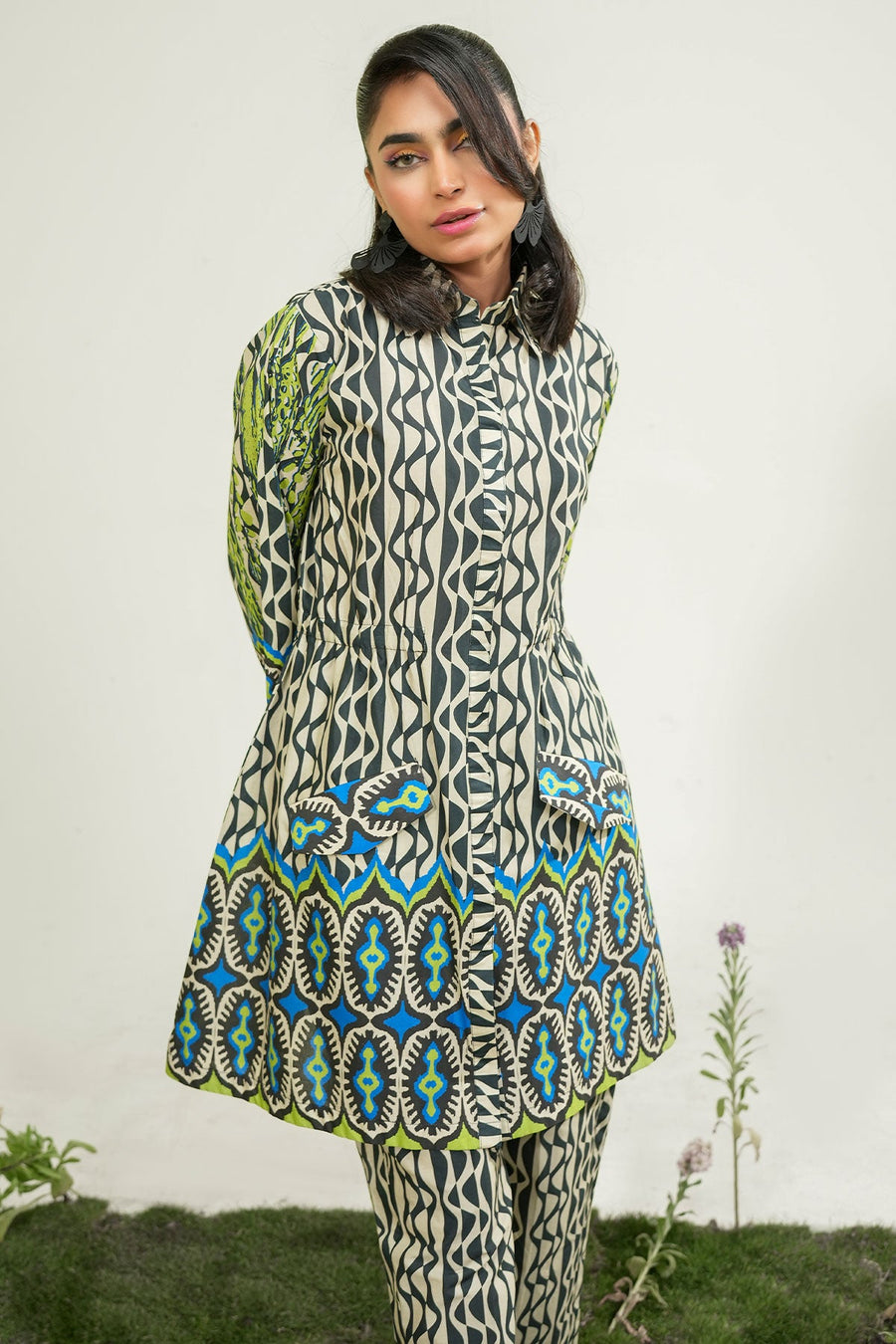 Safwa Printed Lawn Pret 2Pc Suit ( Ready To Wear ) P000912