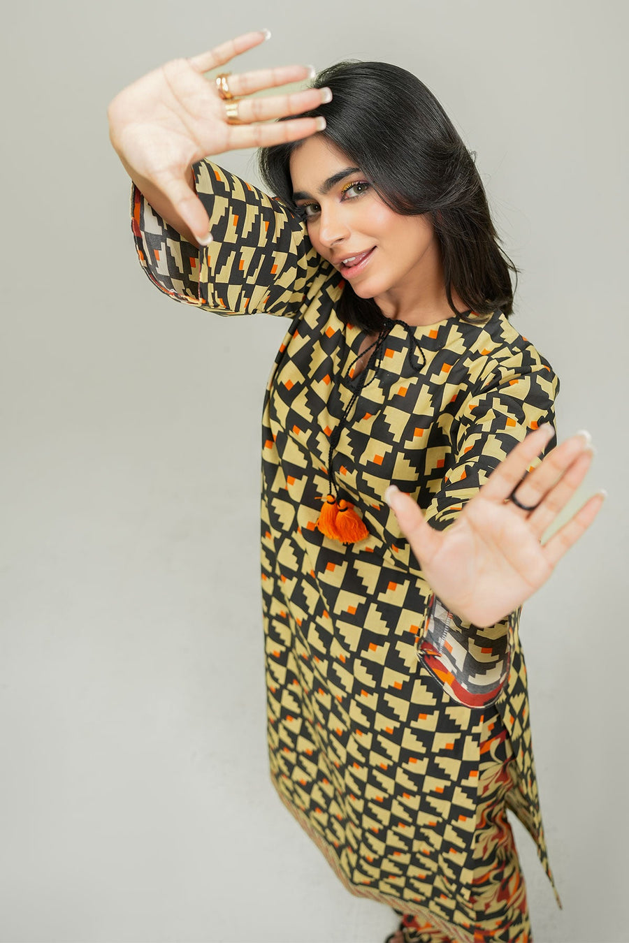 Safwa Printed Lawn Pret 2Pc Suit ( Ready To Wear ) P000917