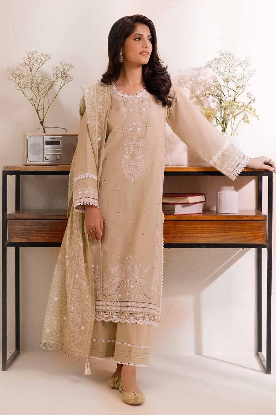 Gul Ahmed Embroidered Lawn Unstitched 3Pc Suit PC-42018