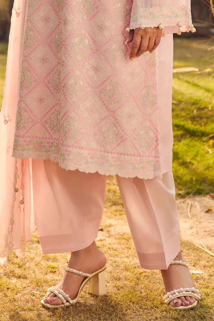 Gul Ahmed Tribute to Mothers Embroidered Lawn Unstitched 3Pc Suit PM-52087