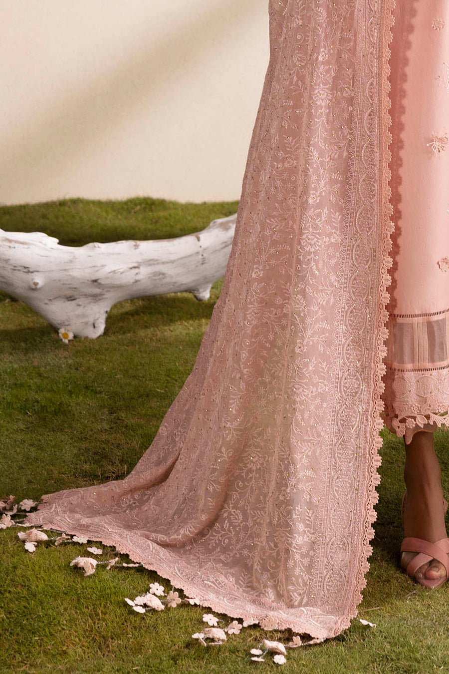 Gul Ahmed Slow Bloom Embroidered Lawn Unstitched 3Pc Suit PM-62001