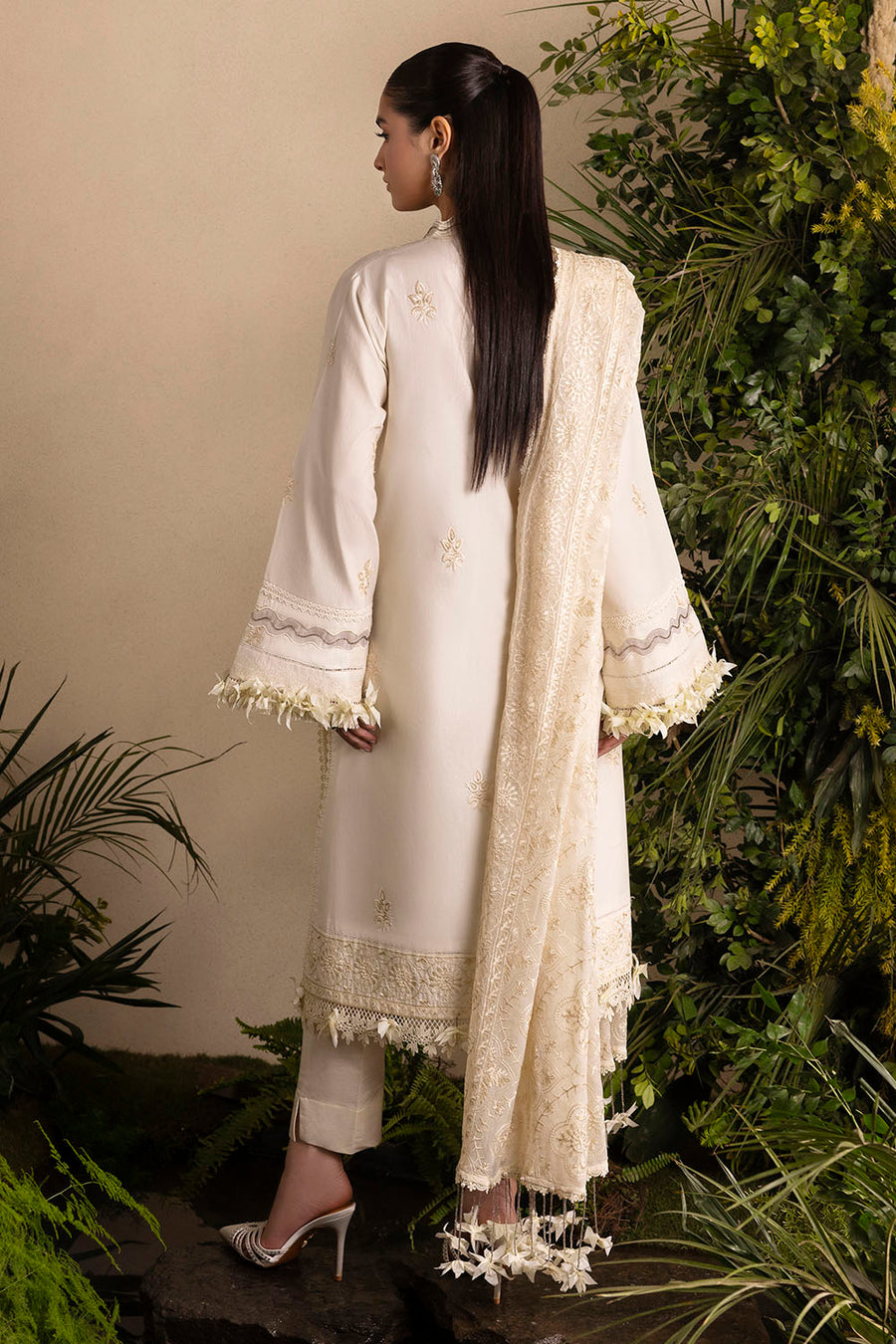 Gul Ahmed Slow Bloom Embroidered Lawn Unstitched 3Pc Suit PM-62002