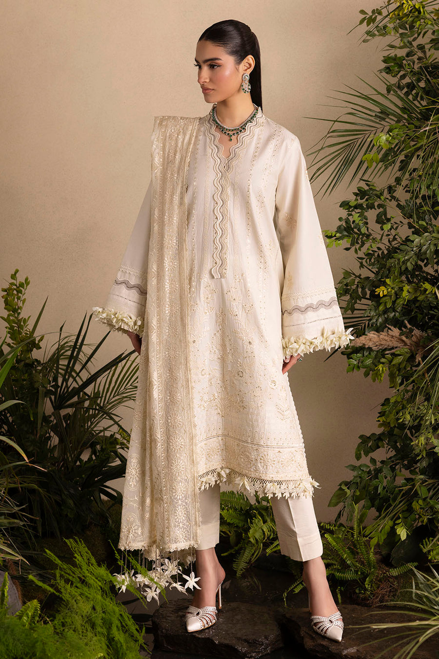 Gul Ahmed Slow Bloom Embroidered Lawn Unstitched 3Pc Suit PM-62002