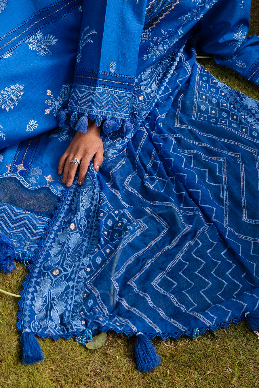 Gul Ahmed Slow Bloom Embroidered Lawn Unstitched 3Pc Suit PM-62003