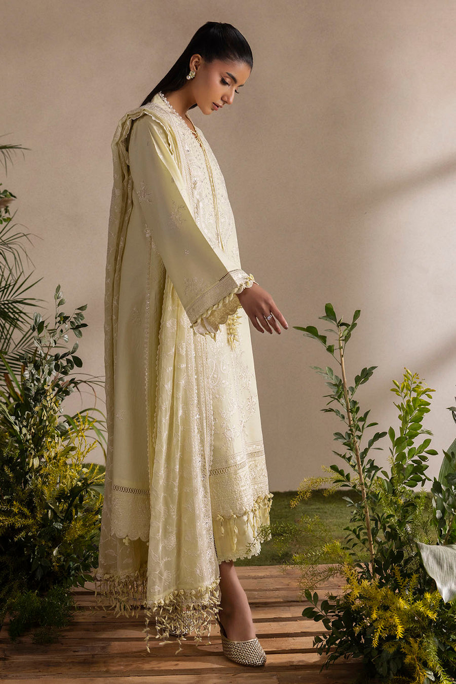 Gul Ahmed Slow Bloom Embroidered Lawn Unstitched 3Pc Suit PM-62004