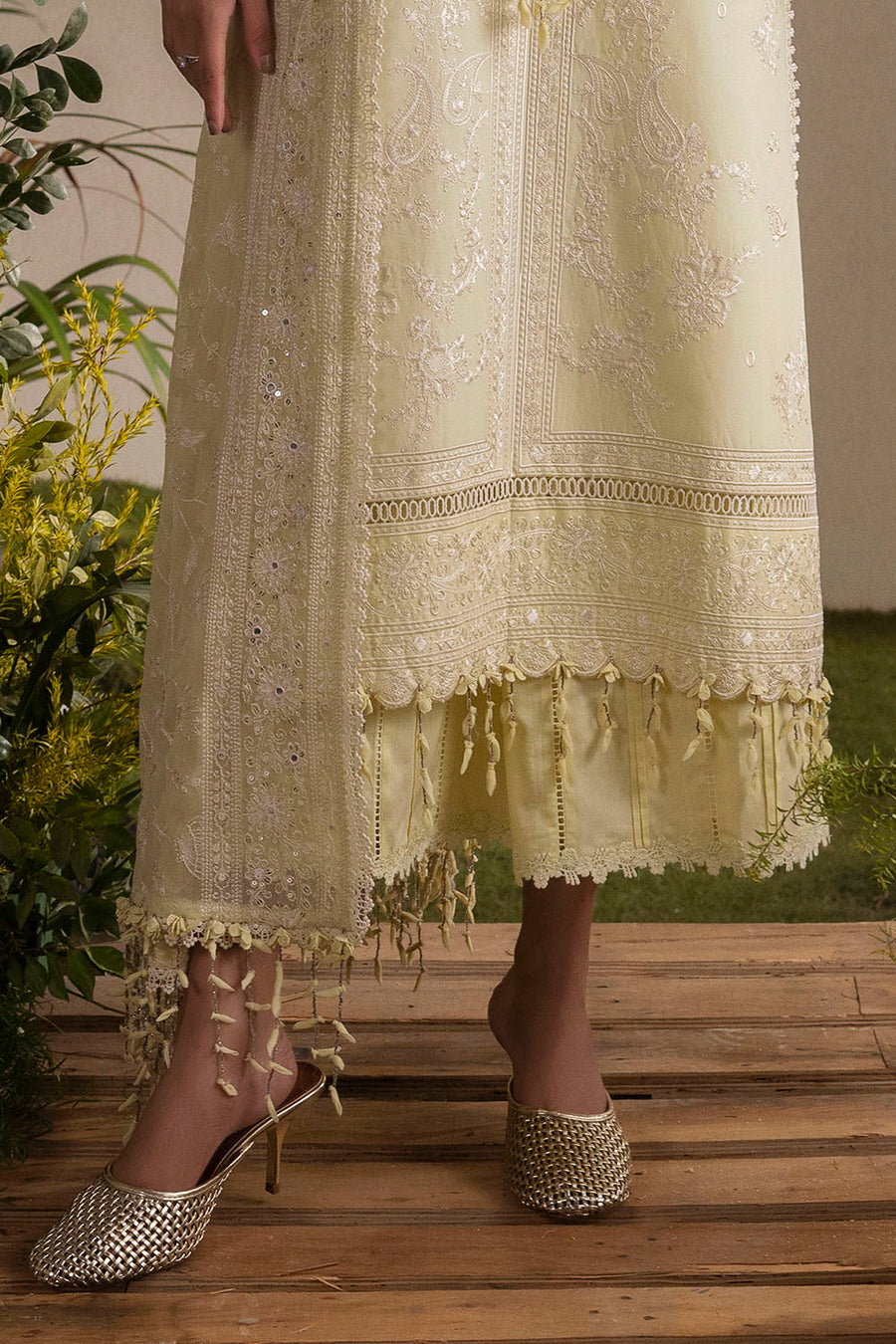 Gul Ahmed Slow Bloom Embroidered Lawn Unstitched 3Pc Suit PM-62004