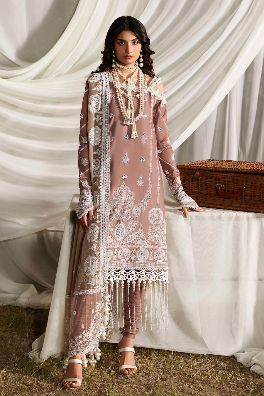 Gul Ahmed Luxury Lawn Unstitched Embroidered 3Pc Suit PM-62021