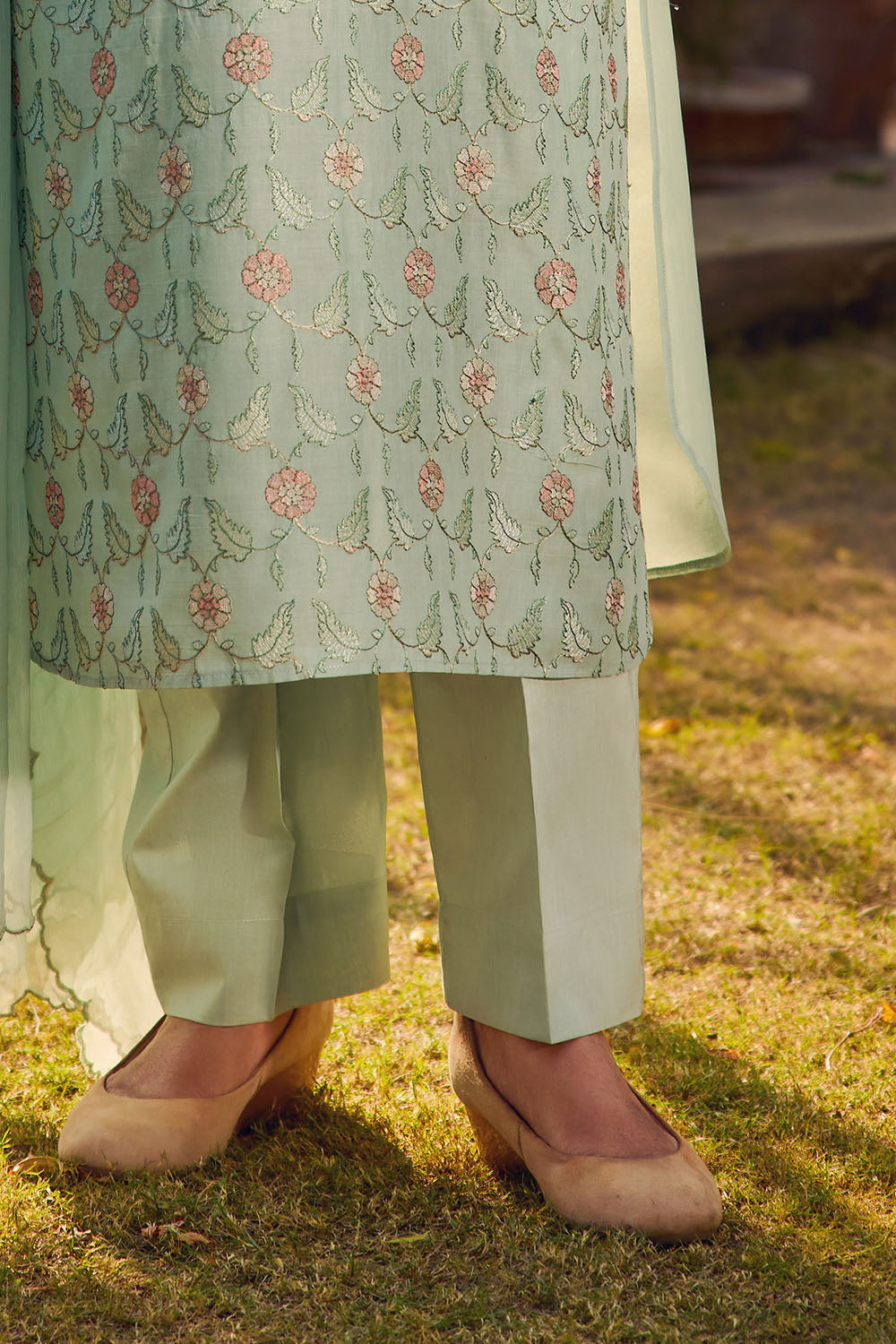 Gul Ahmed Tribute to Mothers Embroidered Lawn Unstitched 3Pc Suit PM-62048