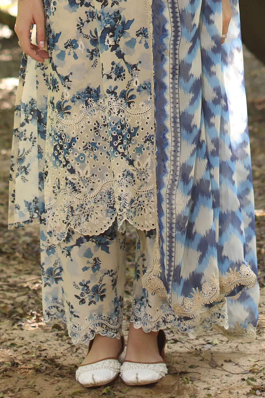 Gul Ahmed The joy Of Summer Embroidered Lawn Unstitched 3Pc Suit PR-52008
