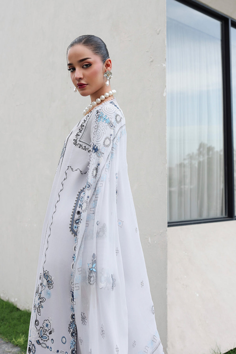 Qalamkar Qline Embroidered Lawn Unstitched 3Pc Suit QKL-03 SAMIA
