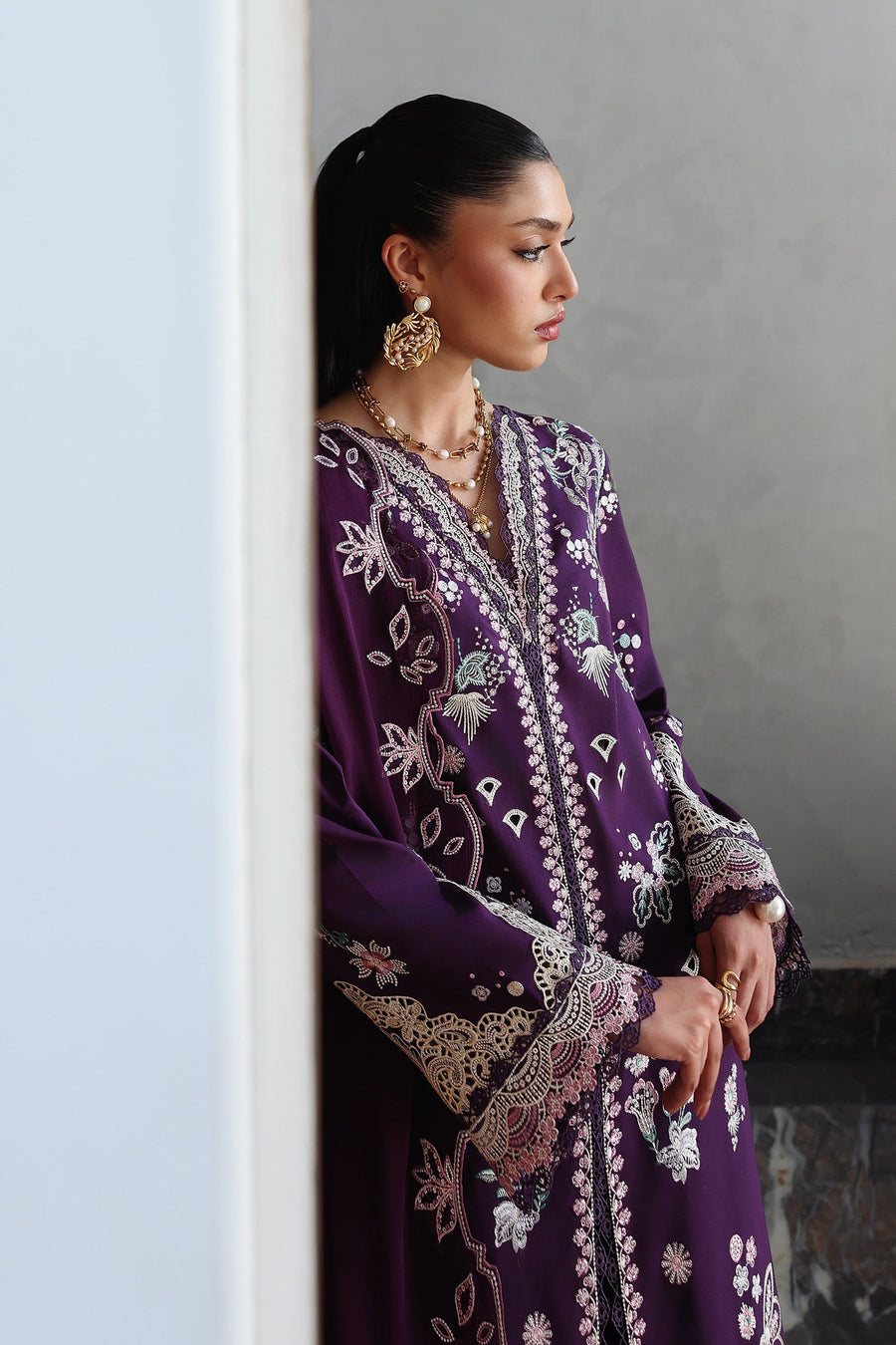 Qalamkar Qline Embroidered Lawn Unstitched 3Pc Suit QKL-14 SUHRA