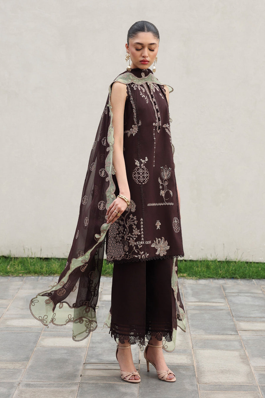 Qalamkar Qline Embroidered Lawn Unstitched 3Pc Suit QKL-15 YASRA
