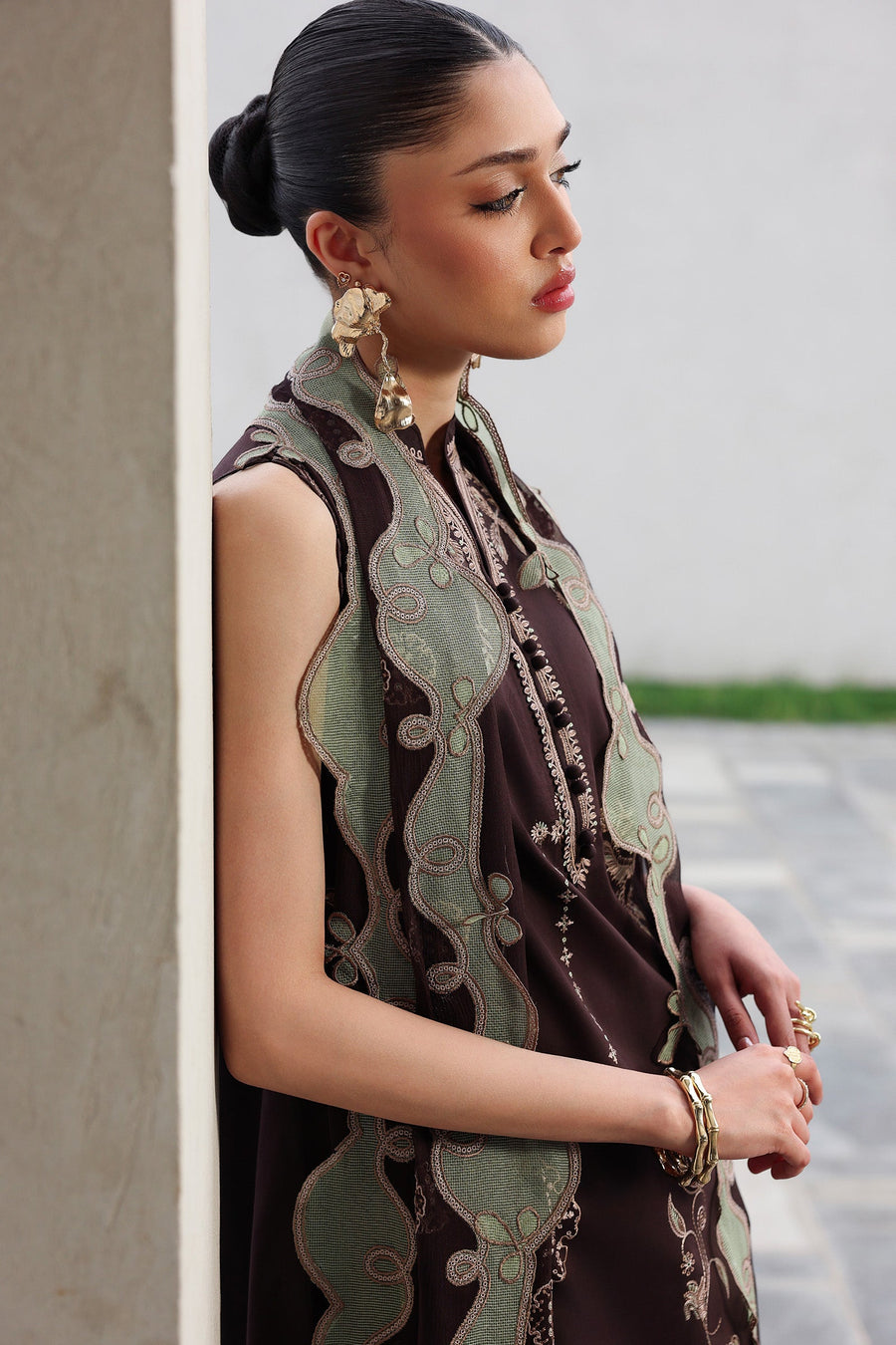 Qalamkar Qline Embroidered Lawn Unstitched 3Pc Suit QKL-15 YASRA