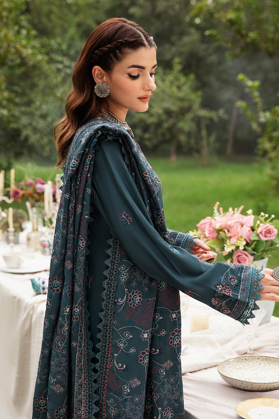 Ramsha Reet Vol-09 Embroidered Karandi Unstitched 3Pc Suit R-907