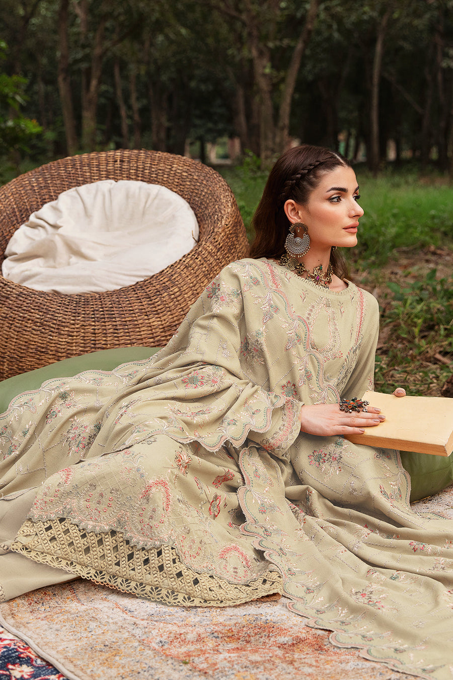 Ramsha Reet Vol-09 Embroidered Karandi Unstitched 3Pc Suit R-910