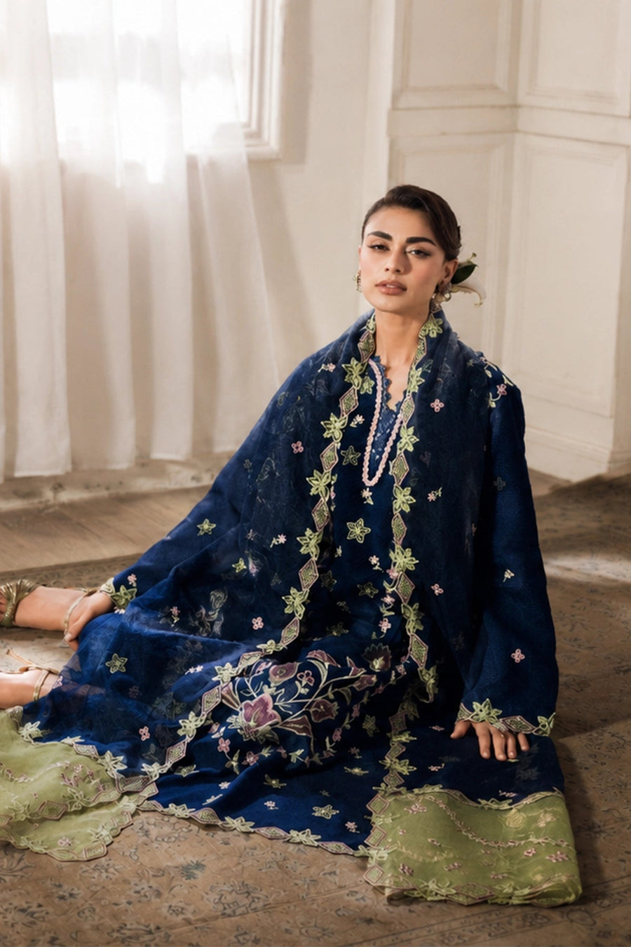 Rang Rasiya Lumeire Silk Unstitched Embroidered 3Pc Suit - Azul