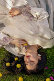 Rang Rasiya Premium Embroidered Lawn Unstitched 3Pc Suit - HANIA