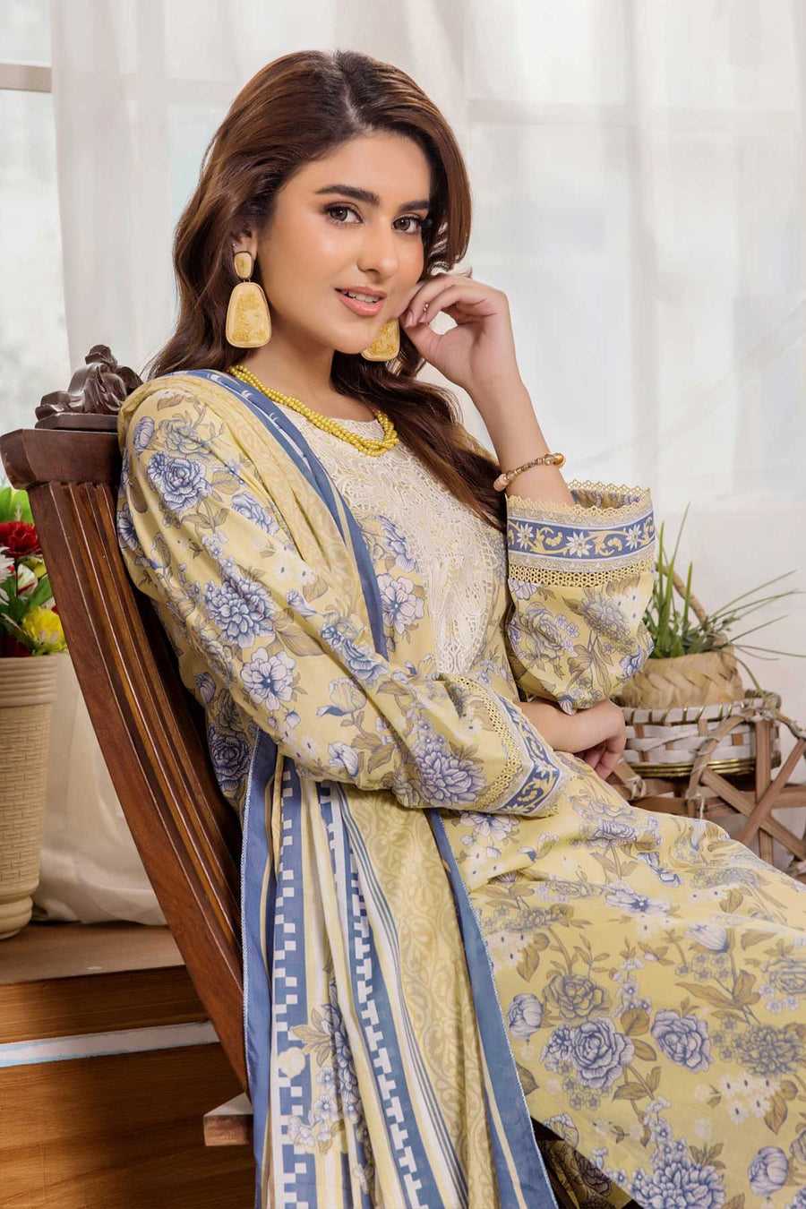 Safwa Smile Vol-02 Embroidered Lawn Unstitched 3Pc Suit RRY-107