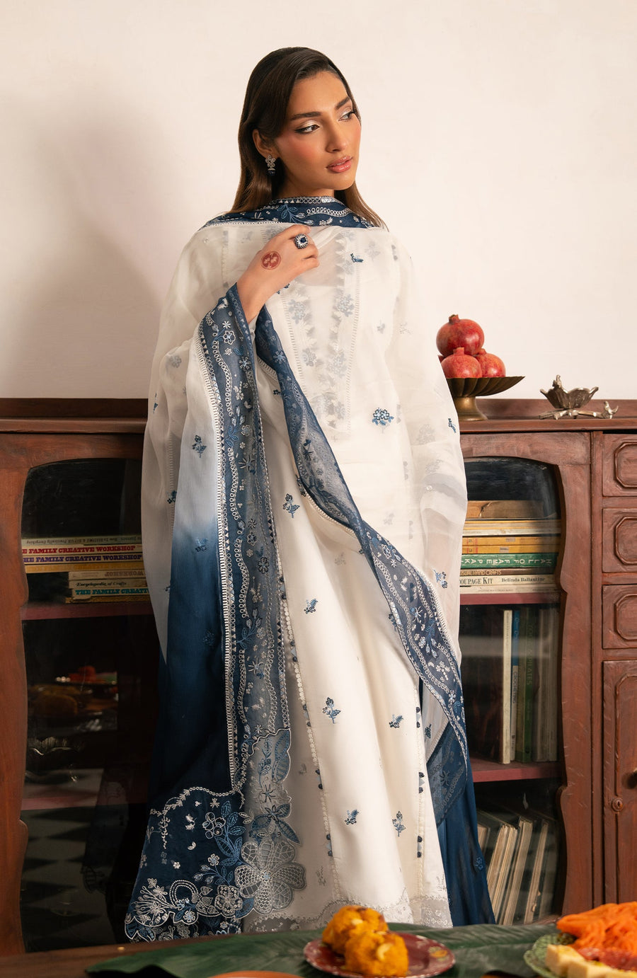 Seran Lamhay Embroidered Lawn Unstitched 3Pc Suit D-06 RAEN