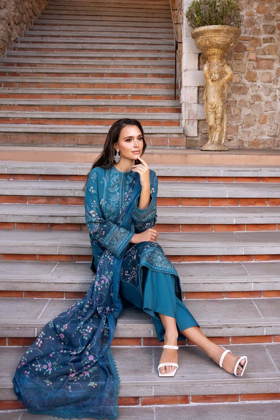 Afrozeh Damask The Holiday Unstitched Lawn 3Pc Suit AL-25-V2-05B ROSHEEN