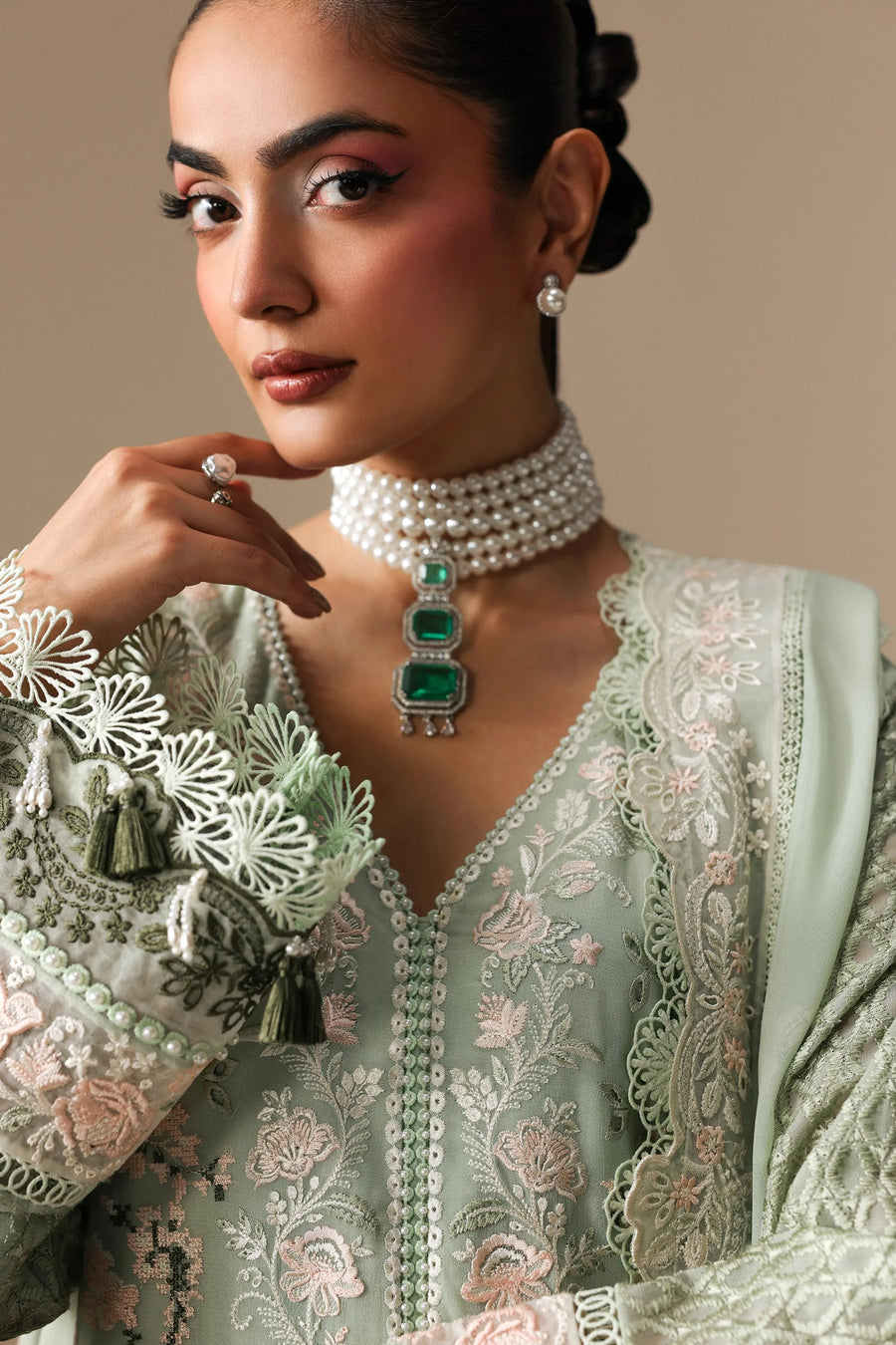 Imrozia Serene Luxe Noire Embroidered Georgette Unstitched 3Pc Suit S-1098 Cléophée